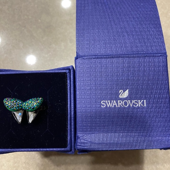 Swarovski Ring - Picture 1 of 3